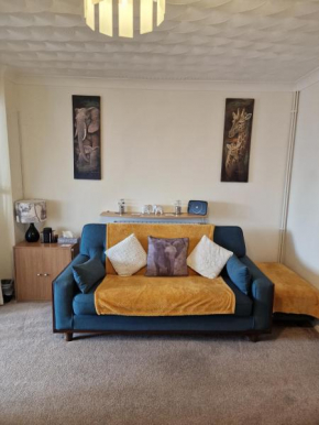 3 Bedroom - 1 Bathroom - Garden - Pet Friendly